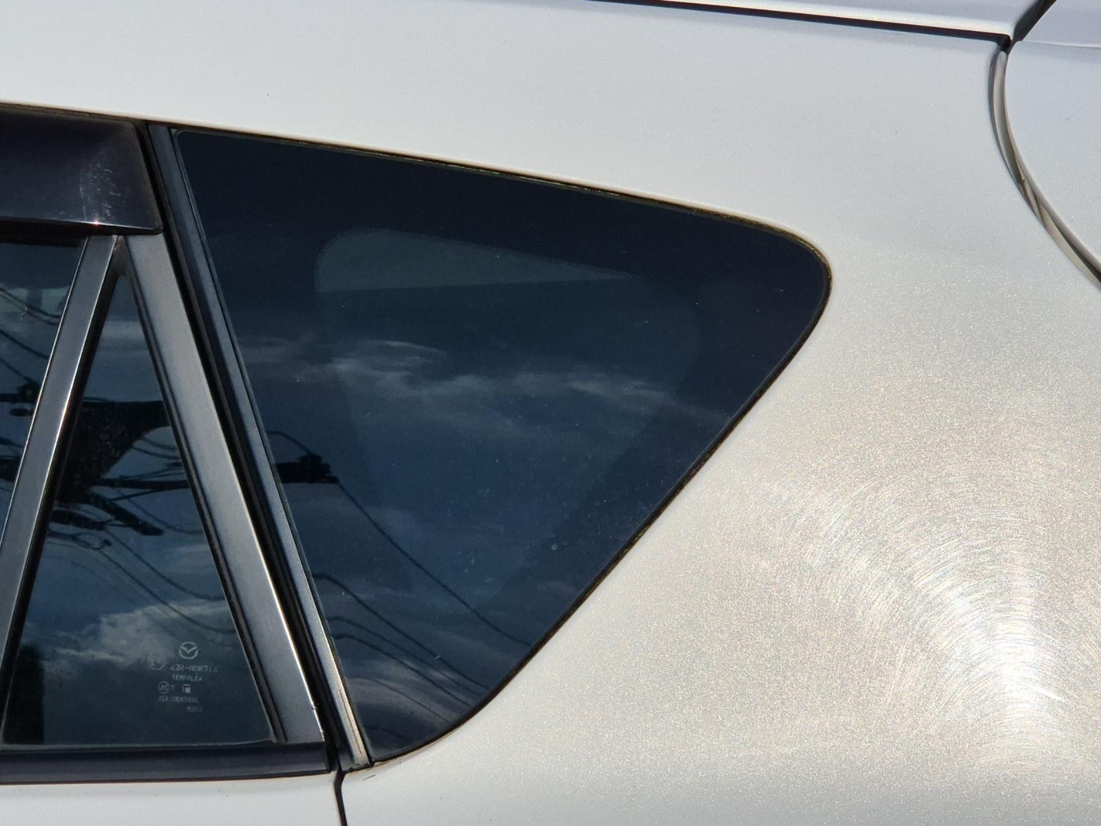 Left_Rear_Side_Glass