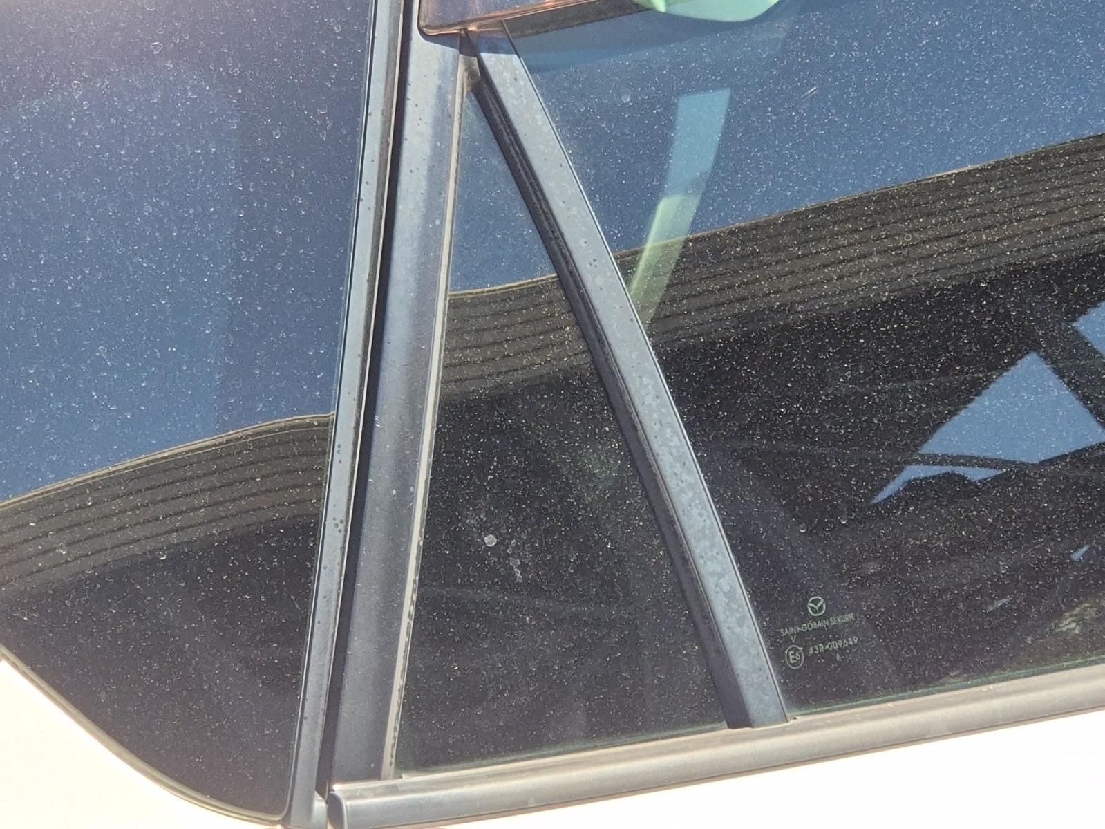 Right_Rear_1q_Door_Glass