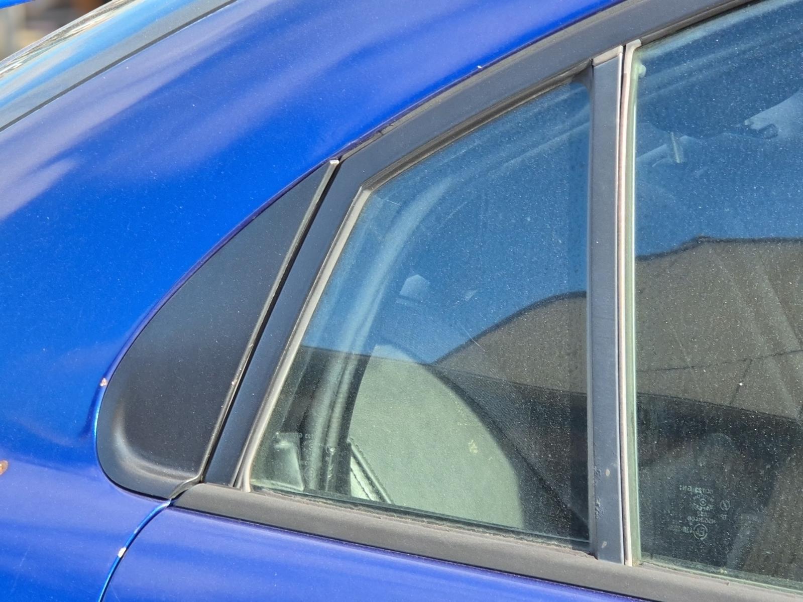 Right_Rear_1q_Door_Glass