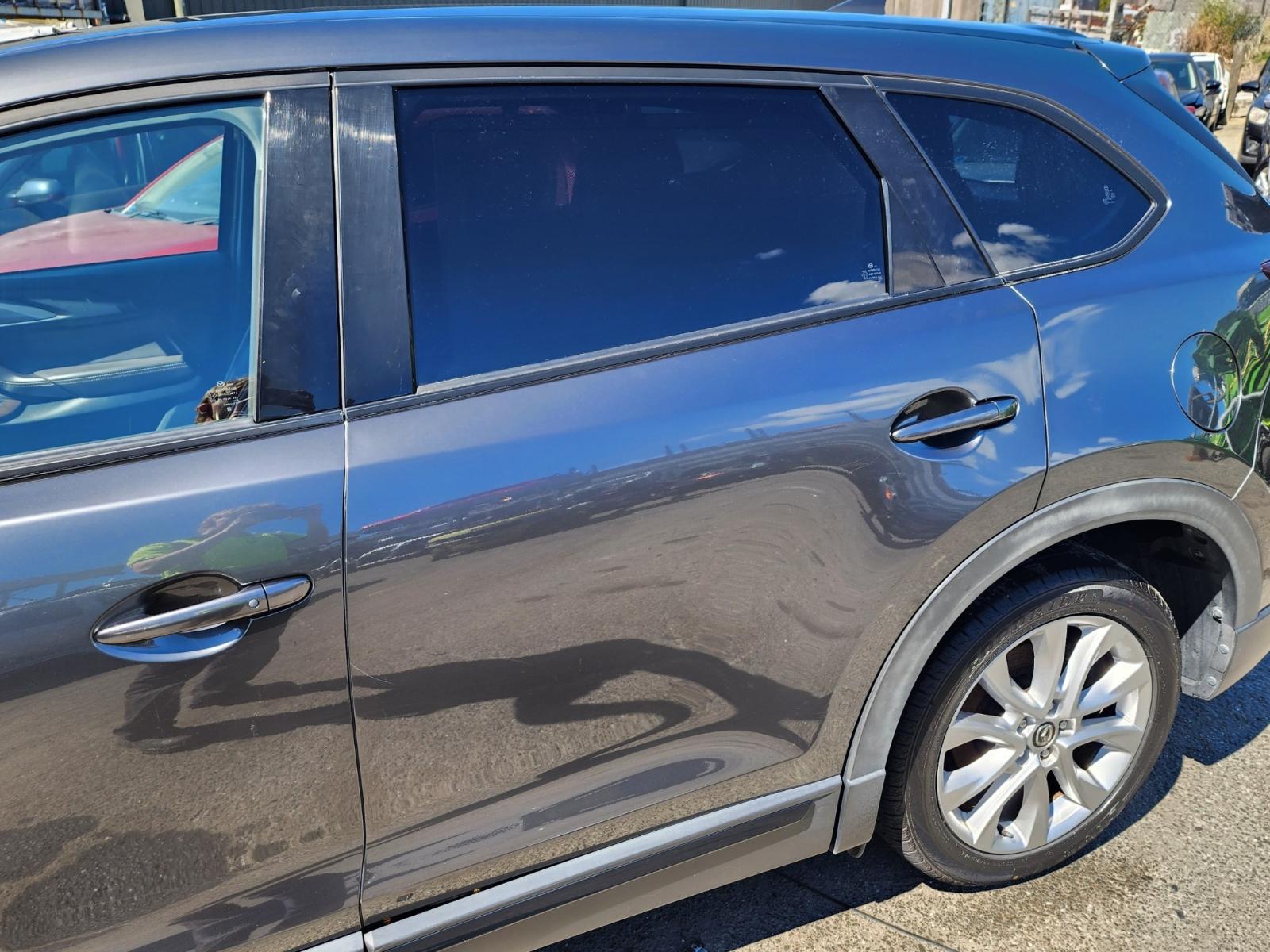 Left Rear Door Sliding