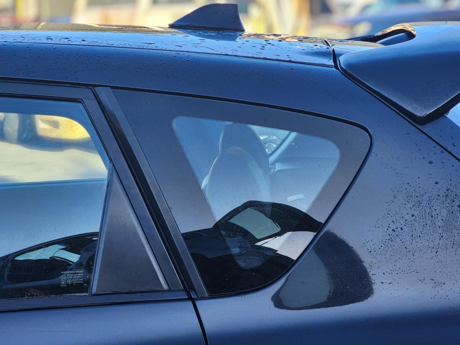 Left_Rear_Side_Glass