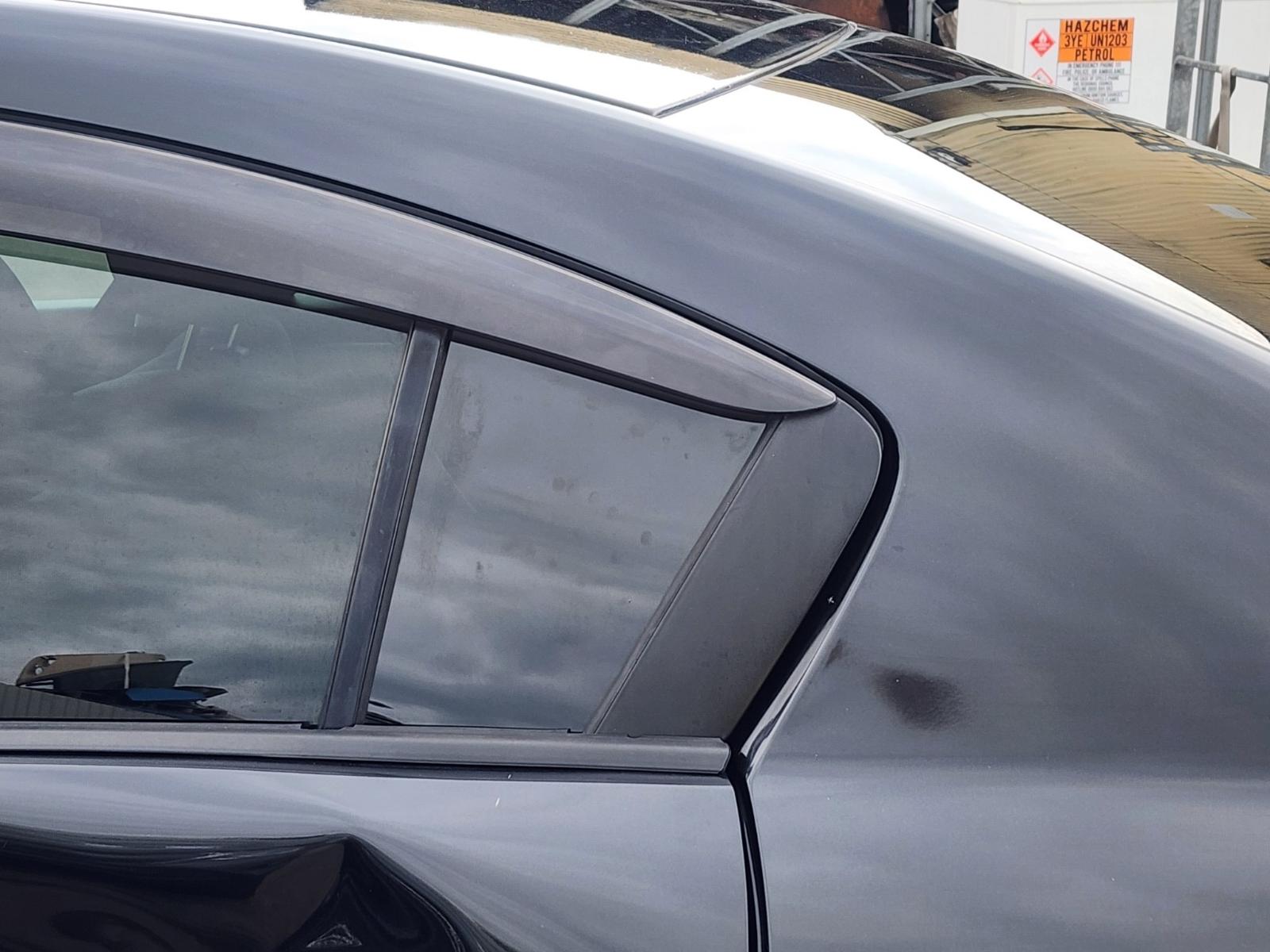Left Rear 1q Door Glass
