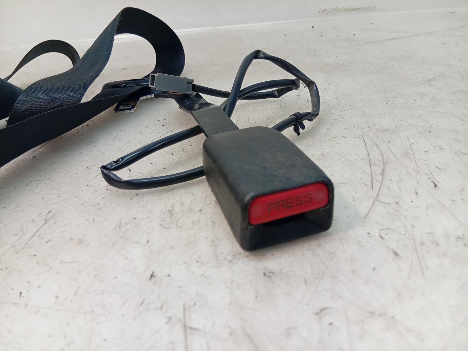 Seat_Belt_Stalk