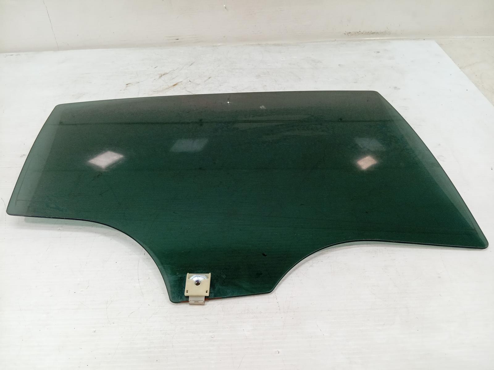 Right_Rear_Door_Window