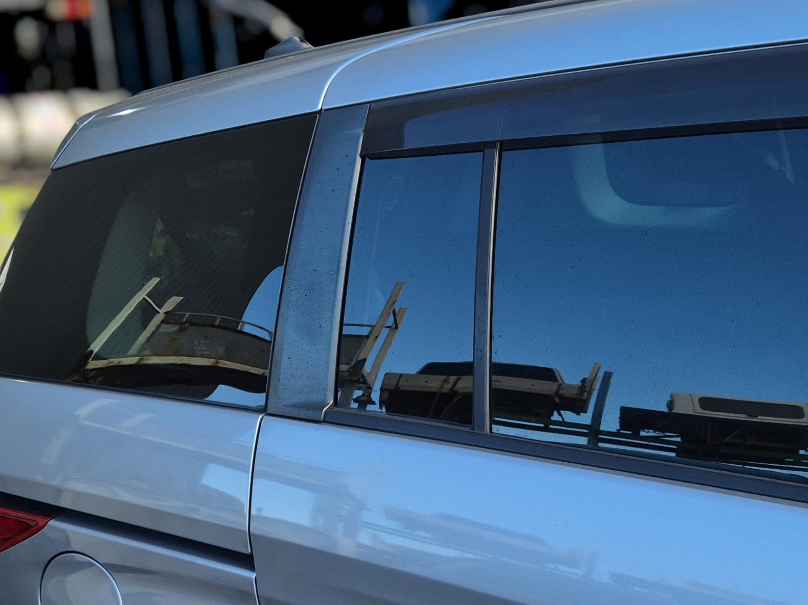 Right_Rear_1q_Door_Glass
