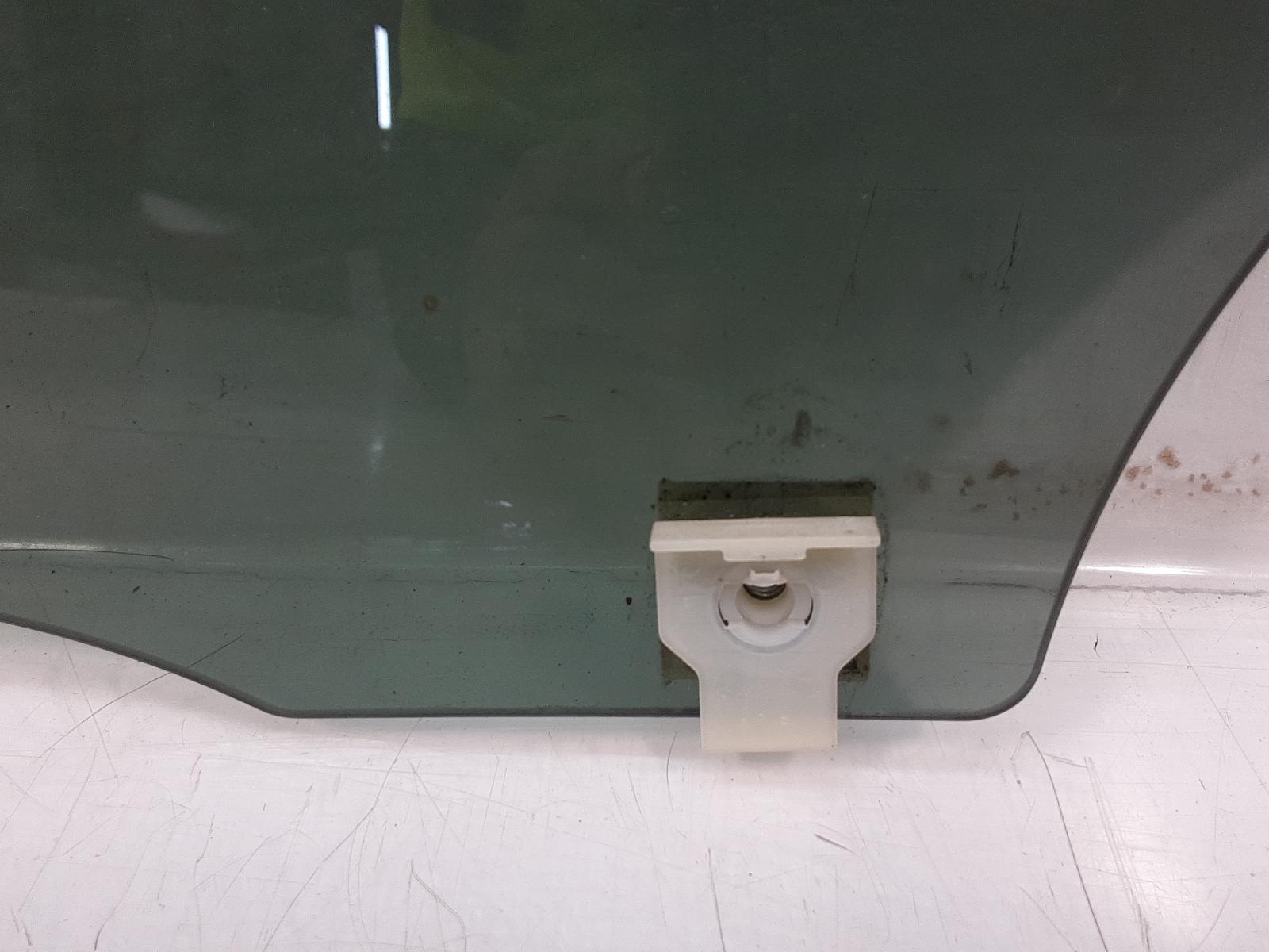 Right_Rear_Door_Window