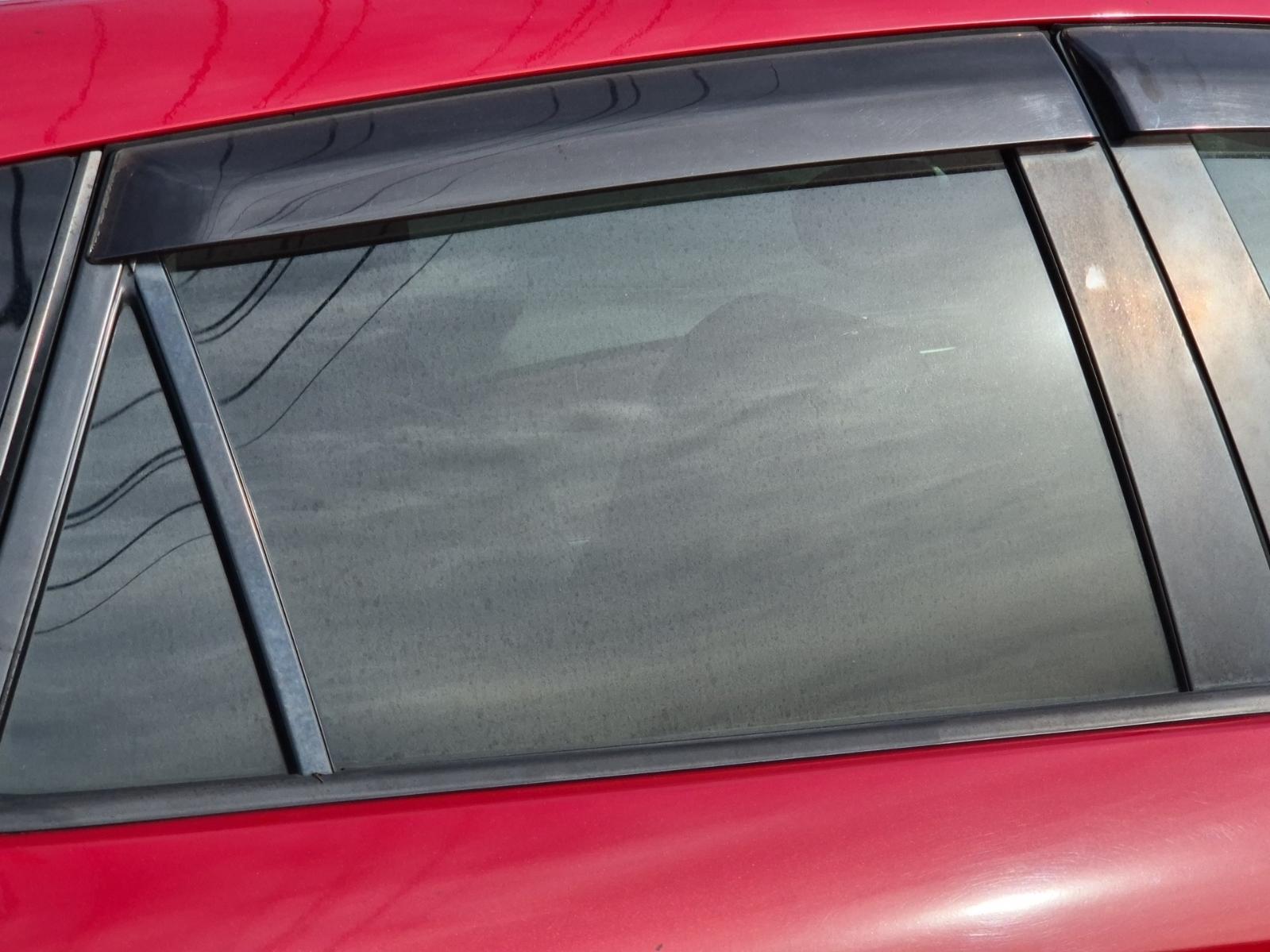 Right_Rear_Door_Window