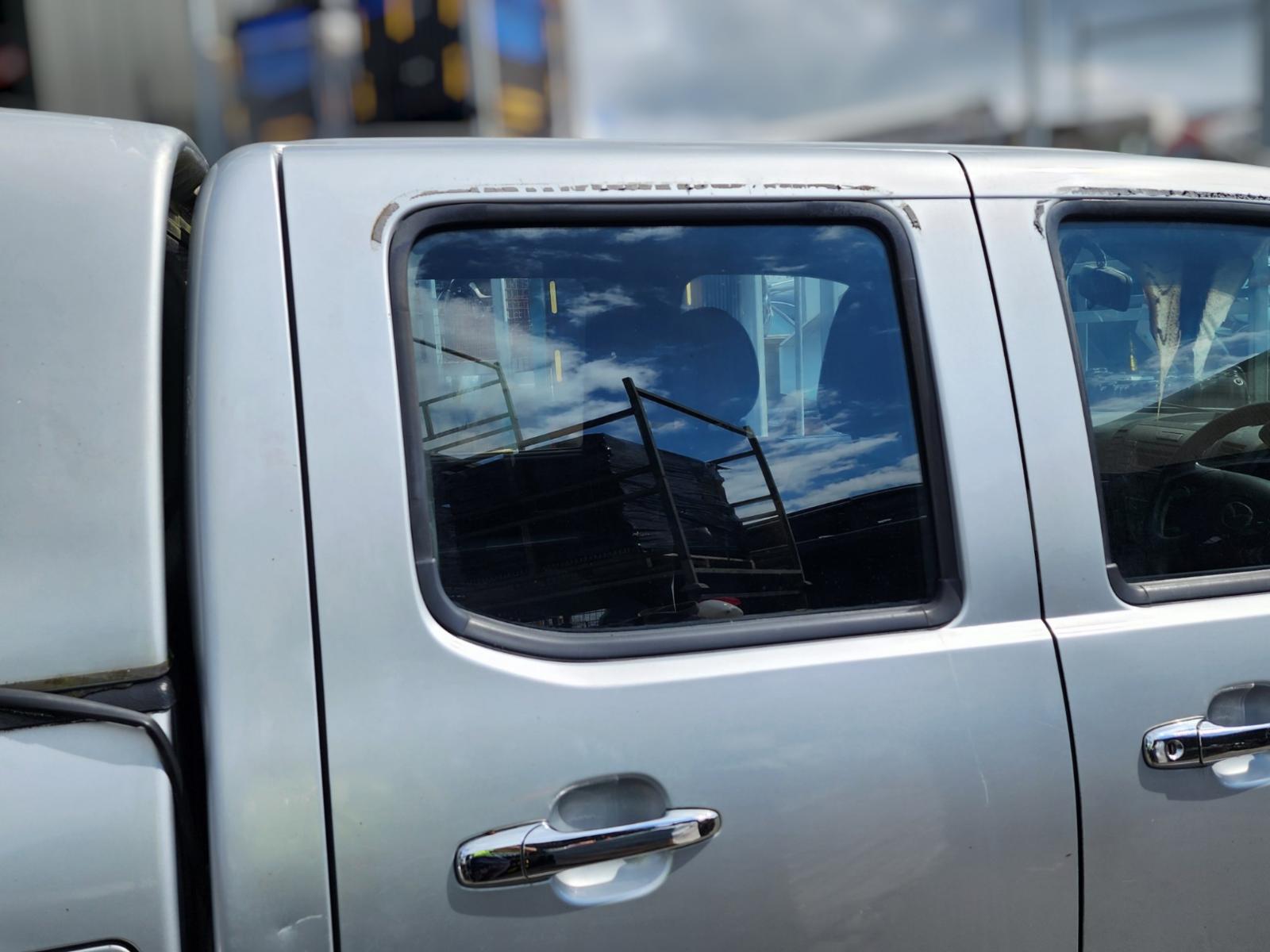 Right_Rear_Door_Window