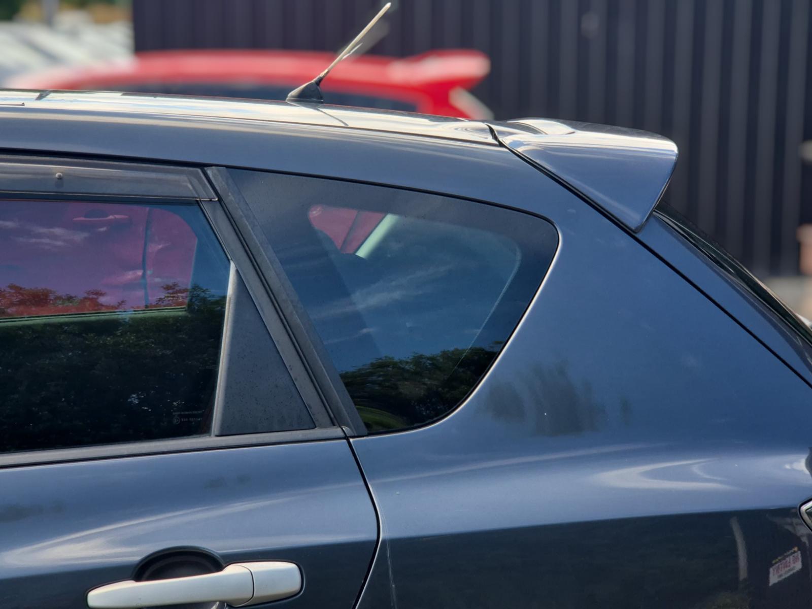 Left_Rear_Side_Glass