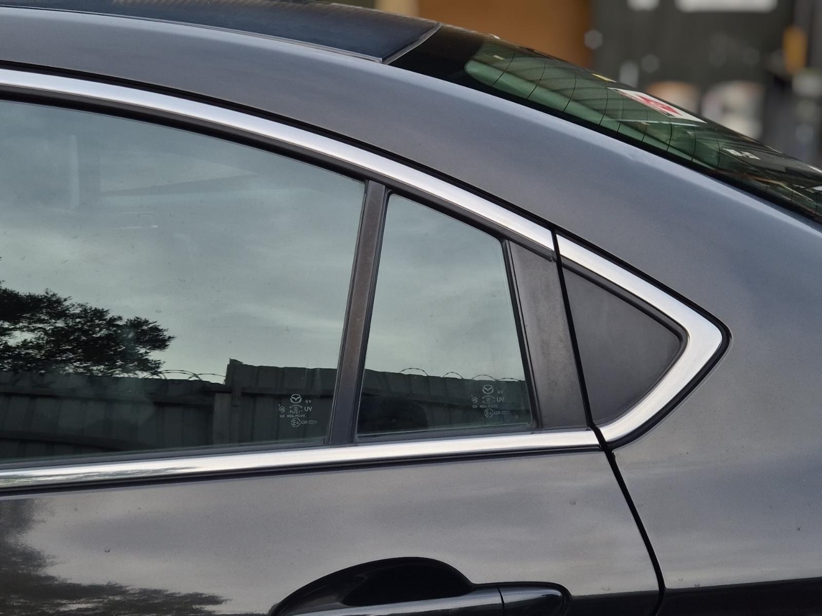 Left_Rear_1q_Door_Glass