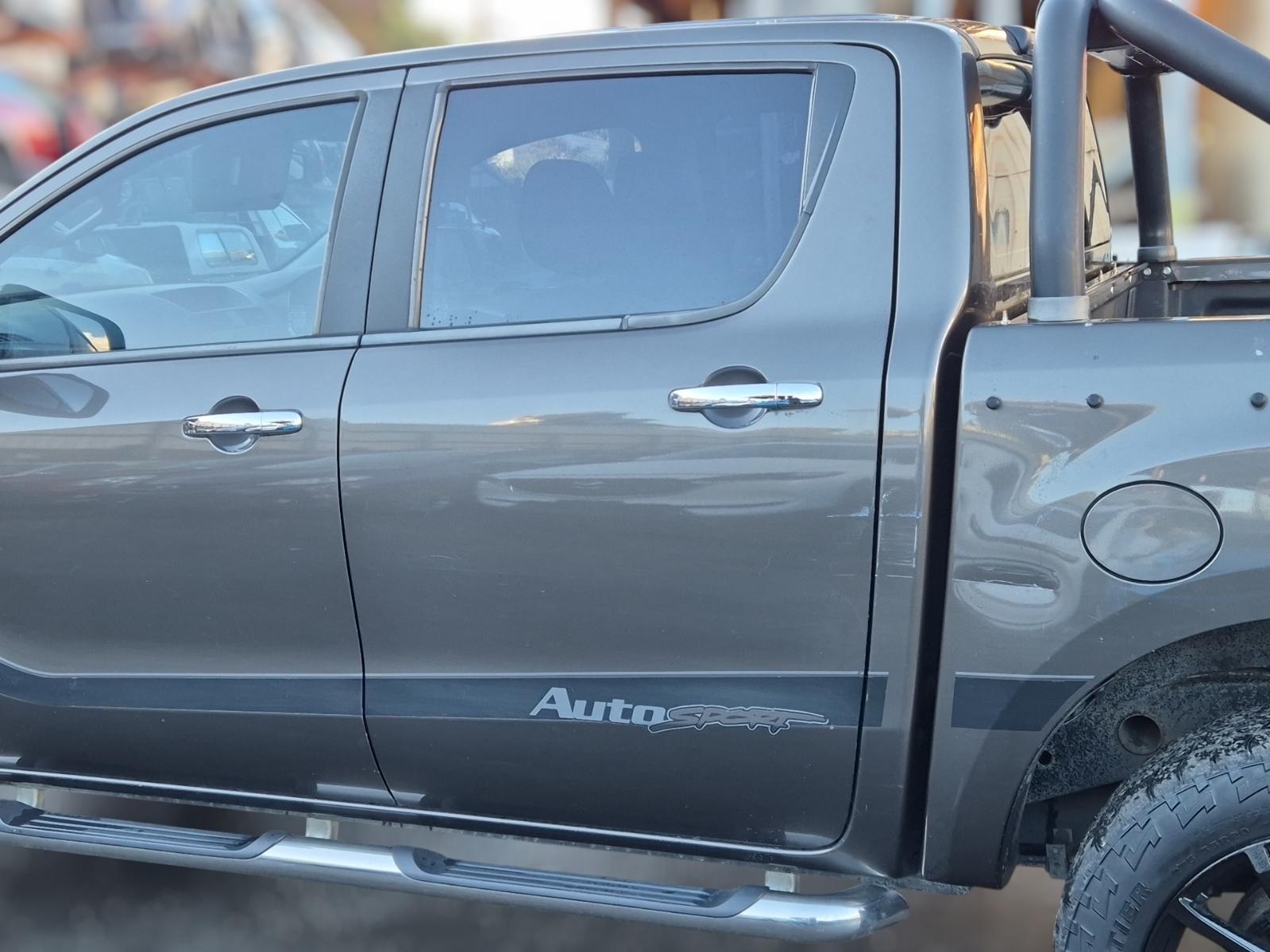 Left_Rear_Door_Sliding