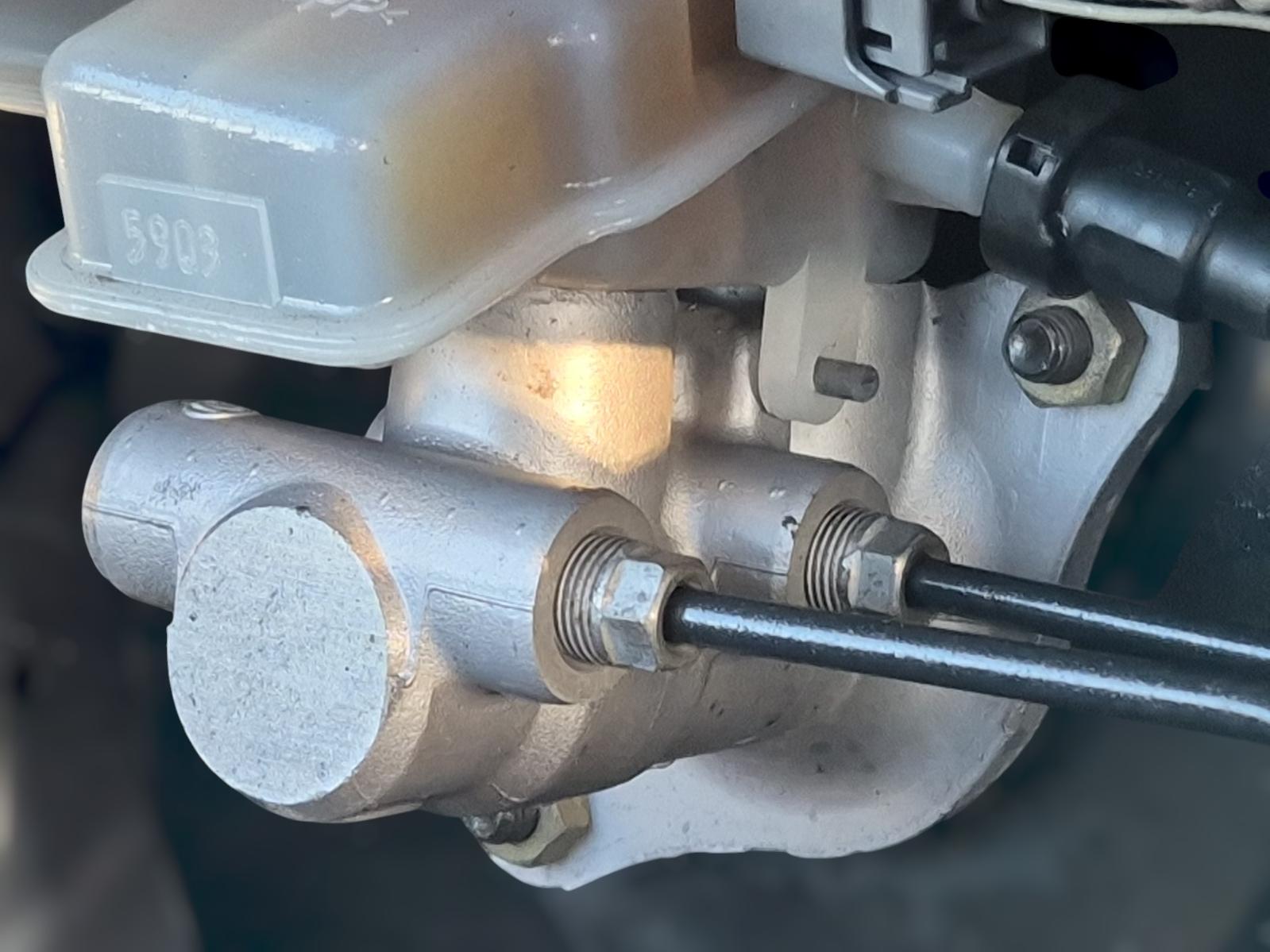 Master_Cylinder