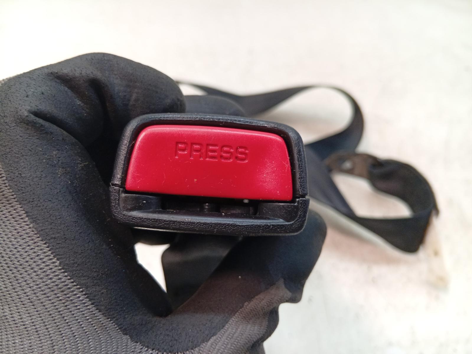 Seat_Belt_Stalk
