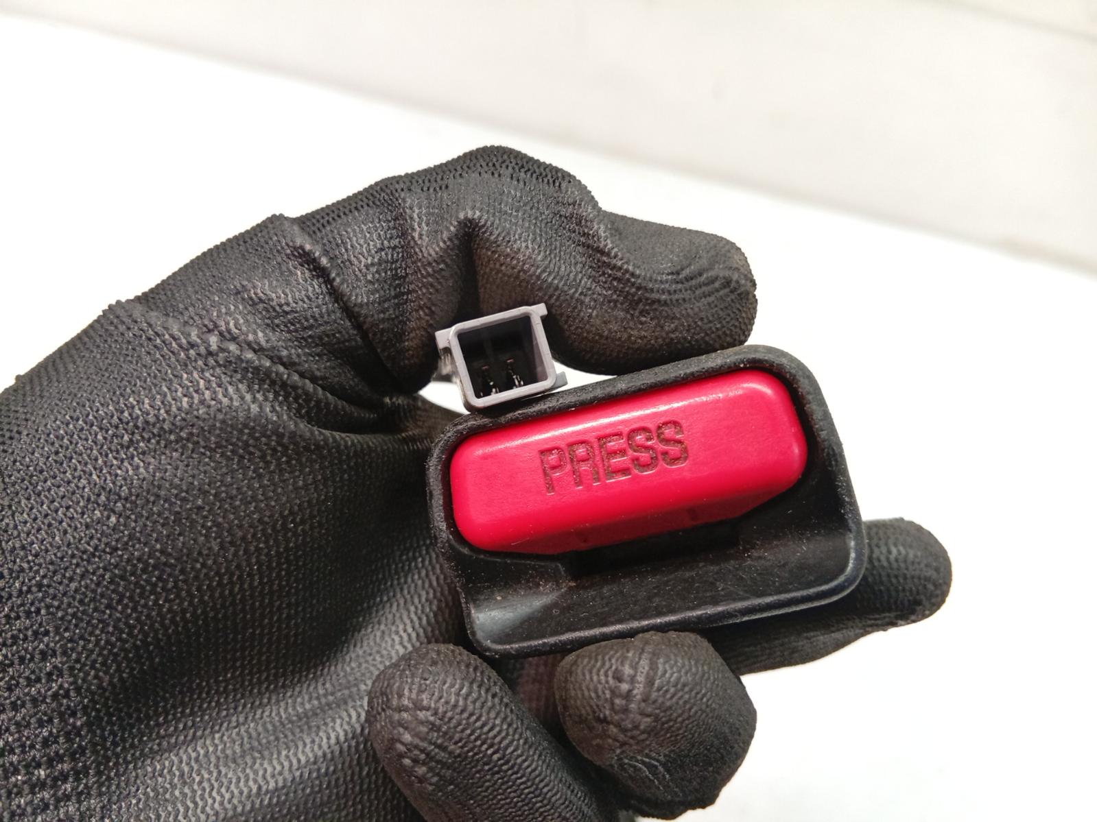 Seat_Belt_Stalk