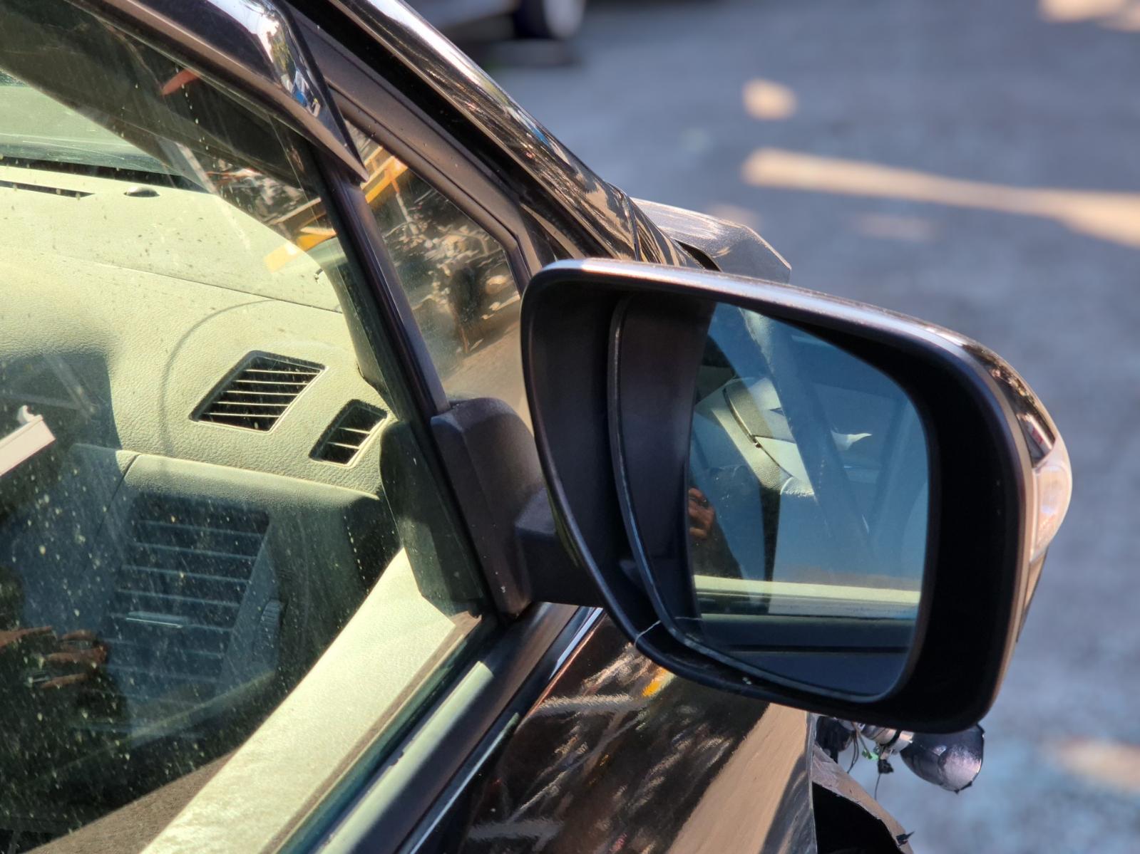 Right_Door_Mirror