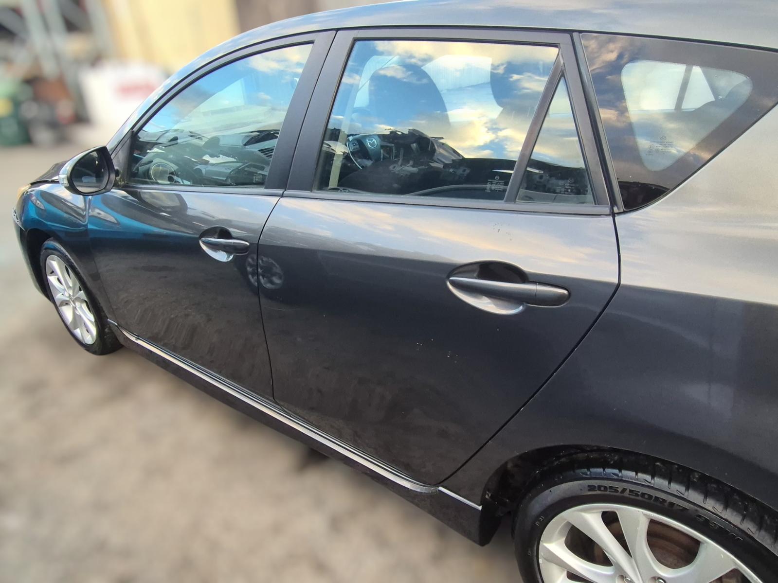 Left_Rear_Door_Sliding
