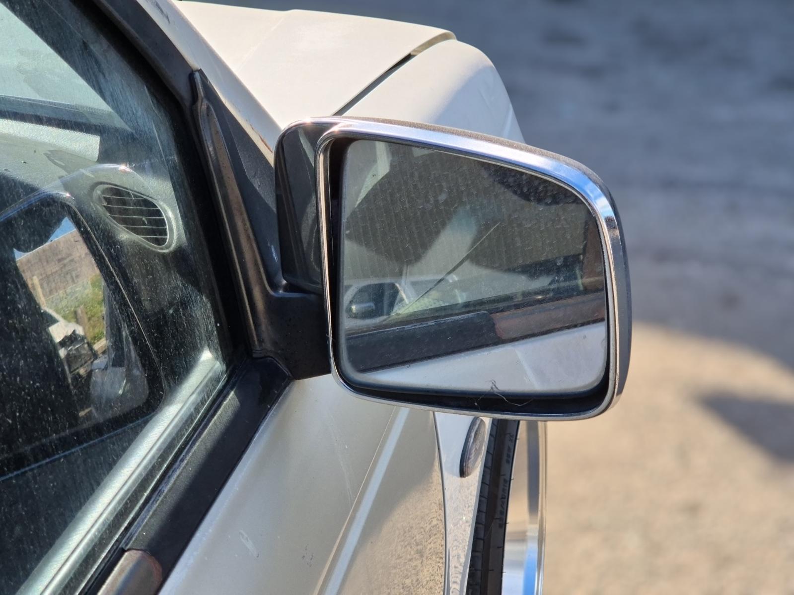 Right_Door_Mirror