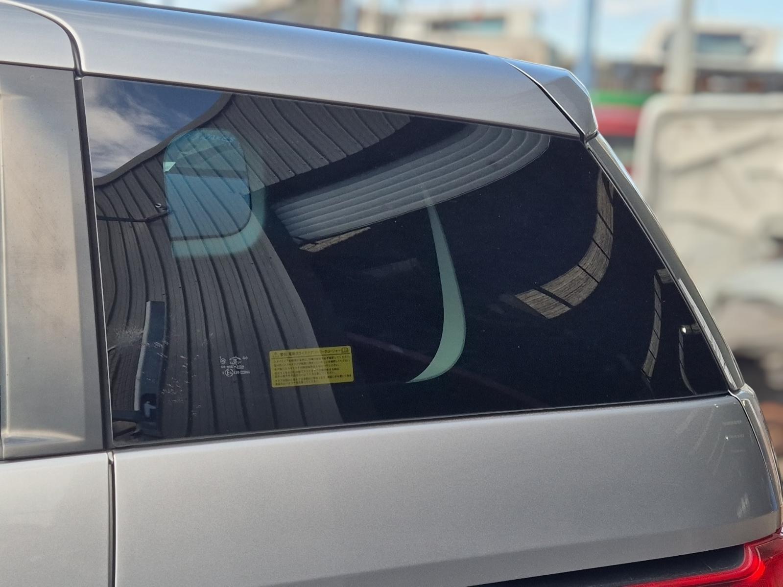 Left_Rear_Side_Glass