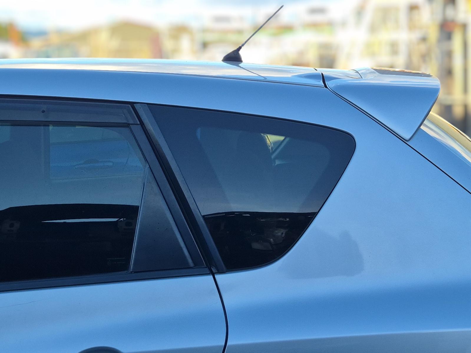 Left_Rear_Side_Glass