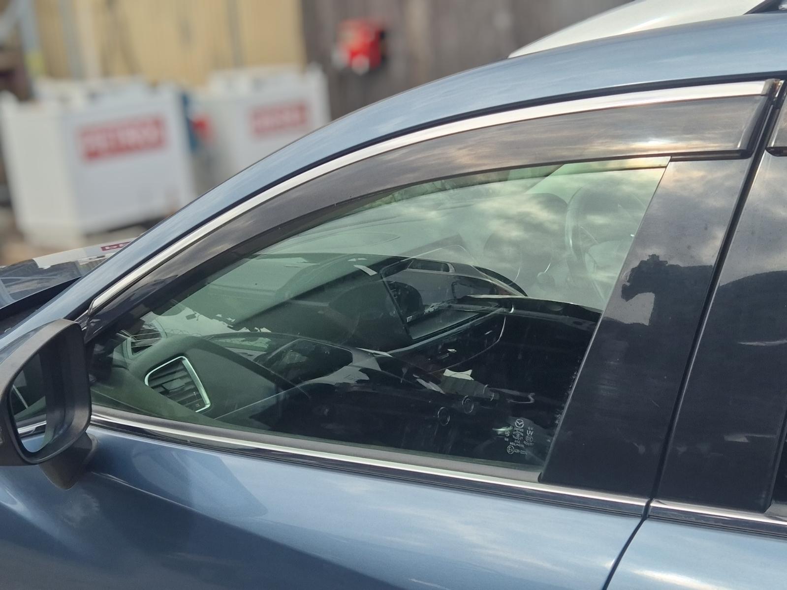 Left_Front_Door_Window