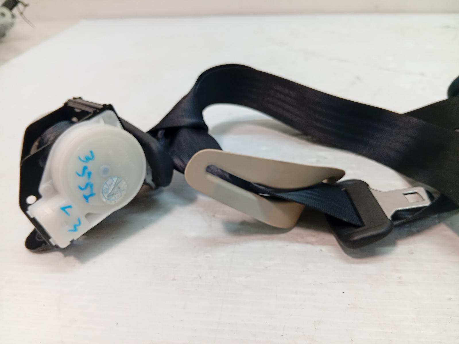Seat_Belt_Stalk