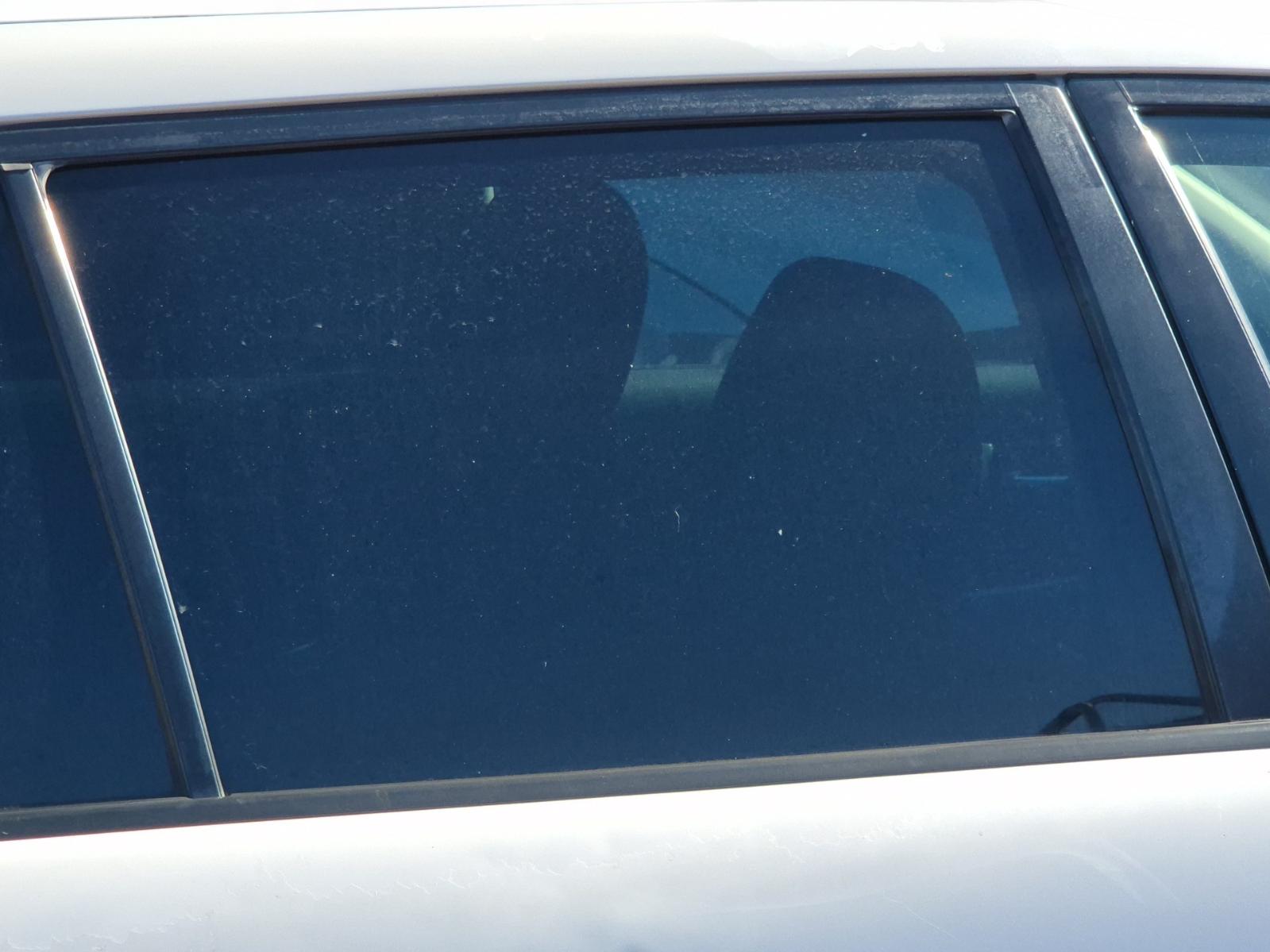 Right_Rear_Door_Window