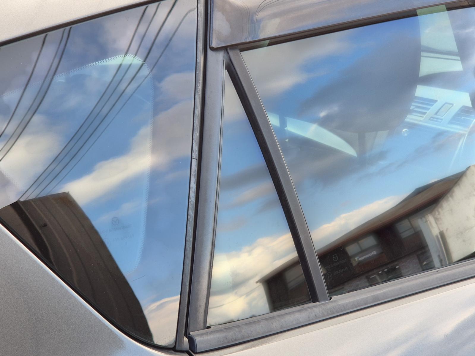 Right_Rear_1q_Door_Glass