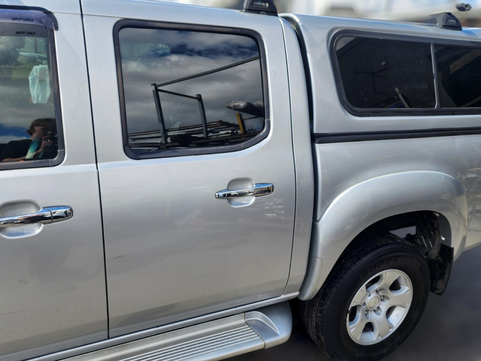 Left_Rear_Door_Sliding
