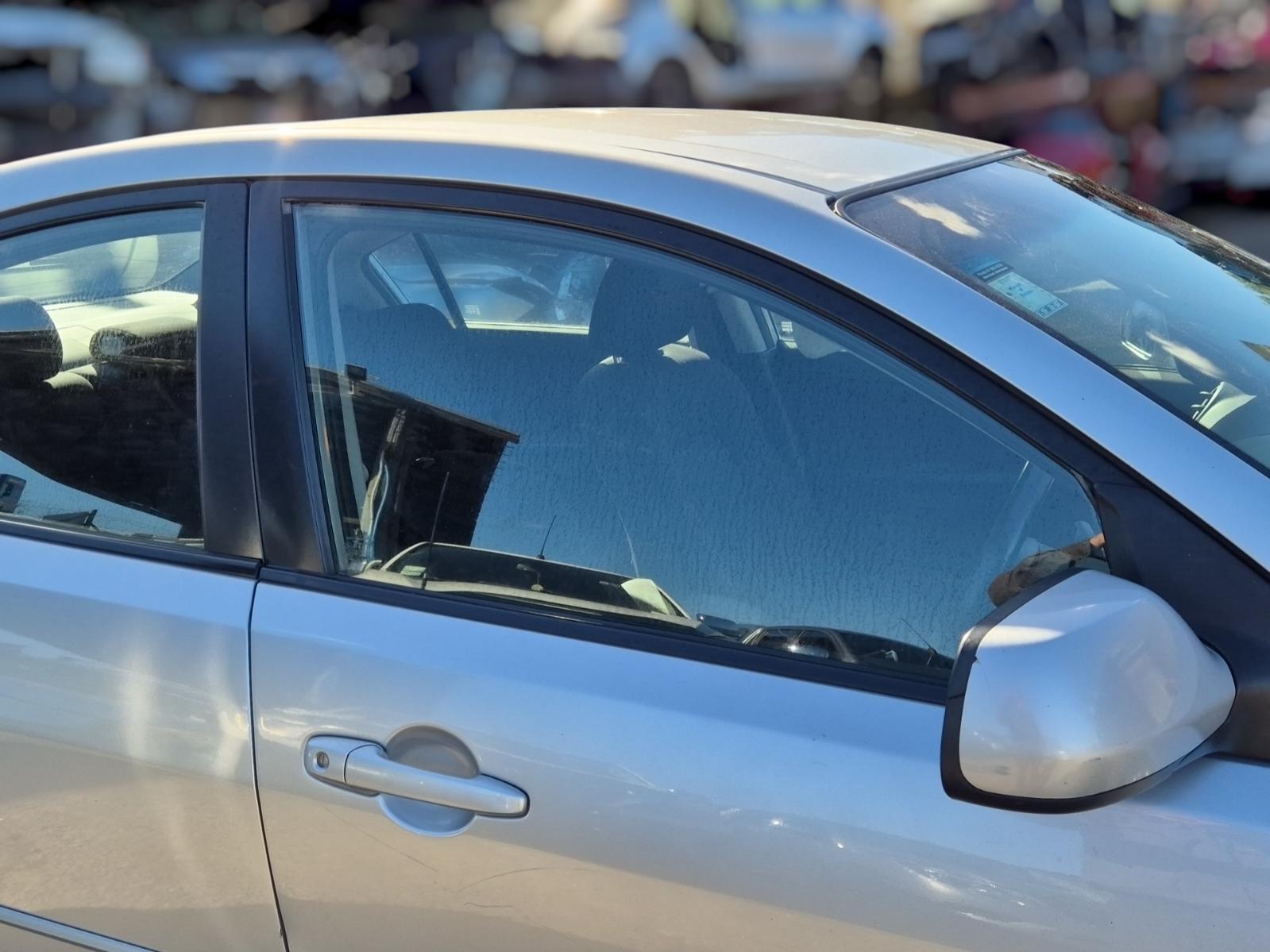 Right_Front_Door_Window