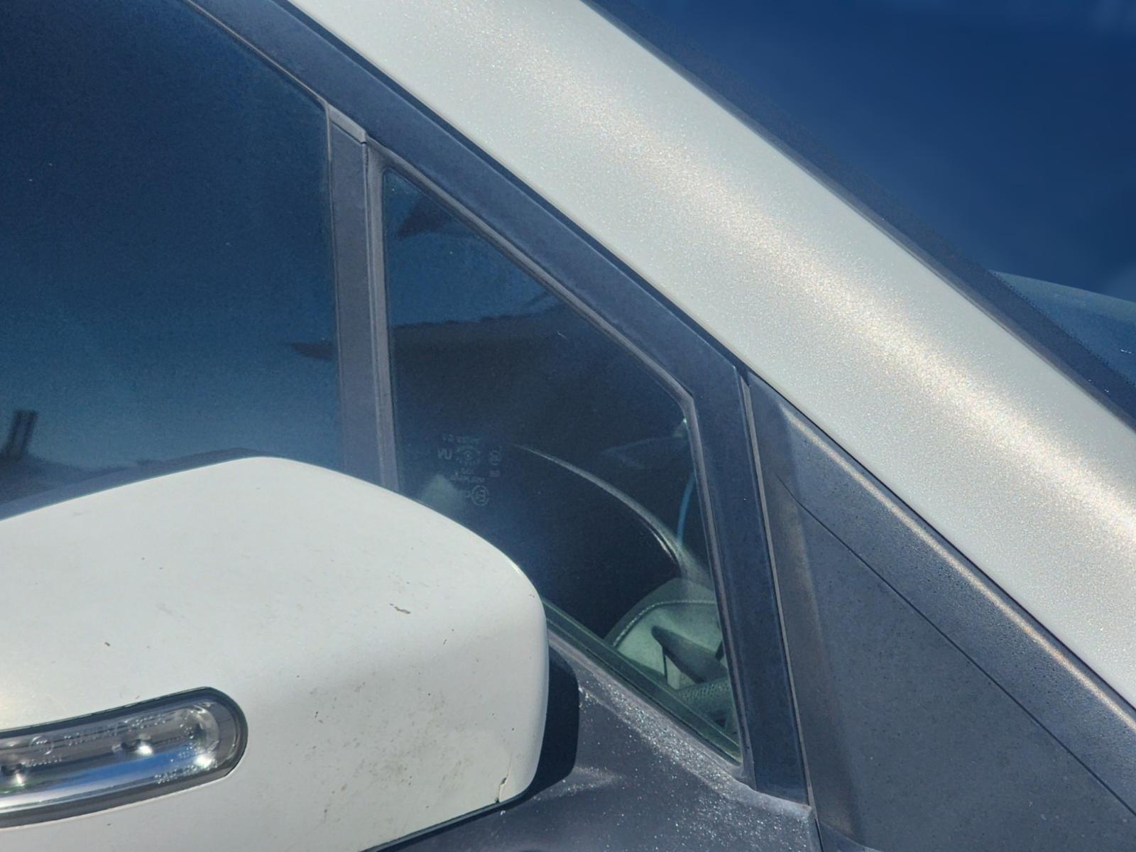 Right Front 1q Door Glass