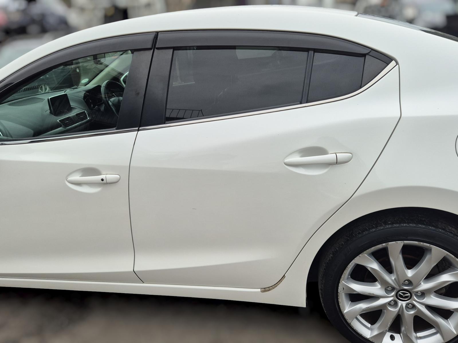 Left_Rear_Door_Sliding