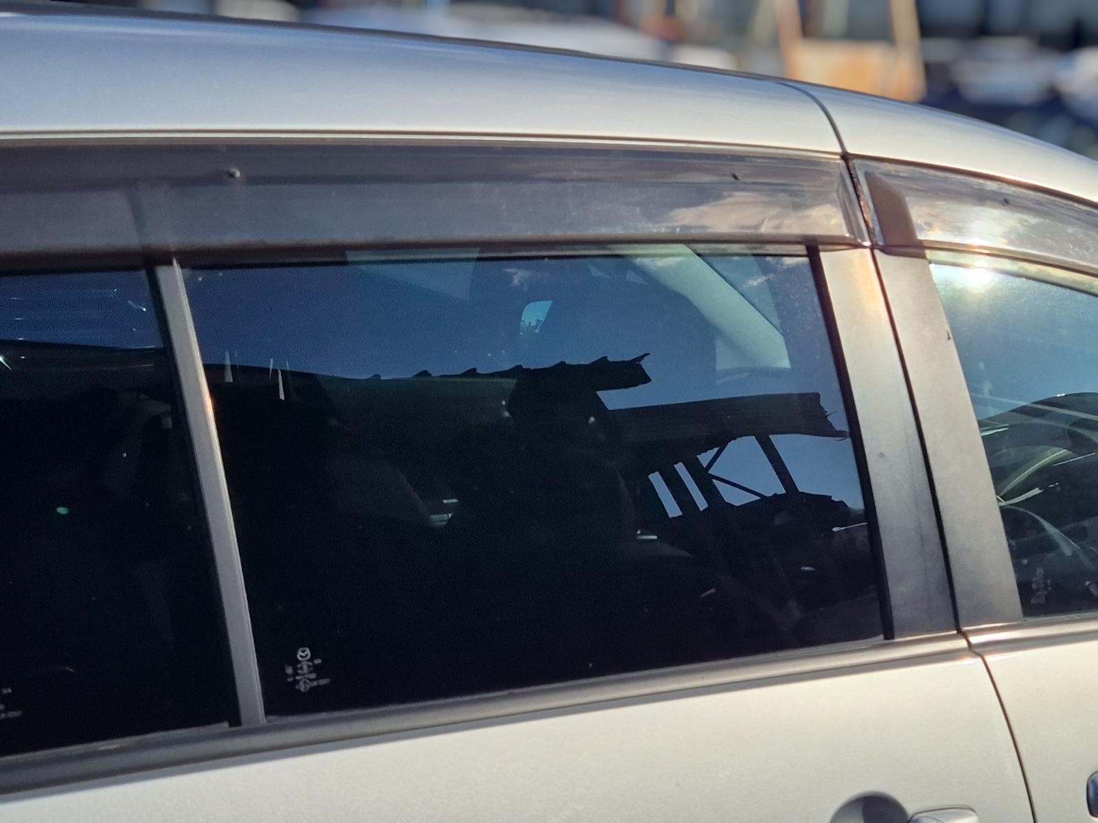 Right_Rear_Door_Window