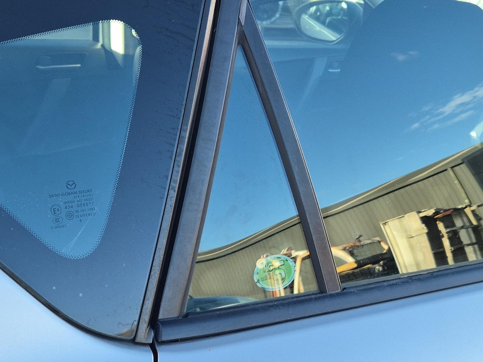 Right_Rear_1q_Door_Glass