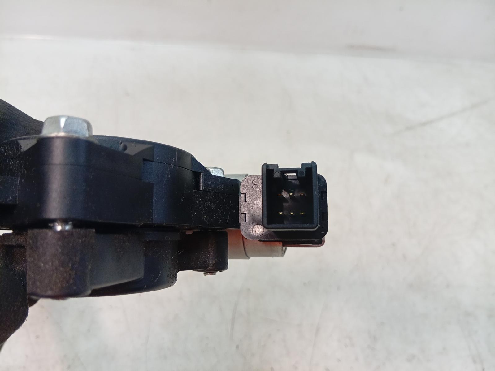 Right_Front_Window_Reg_Motor