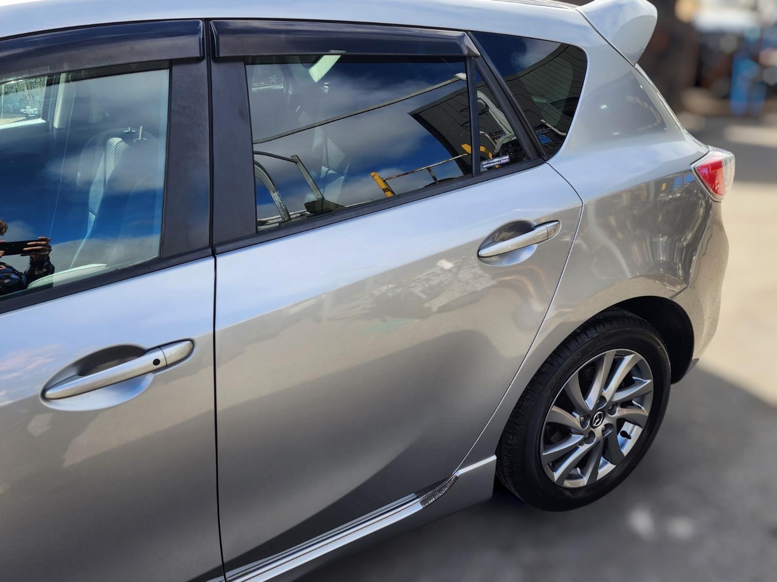 Left Rear Door Sliding