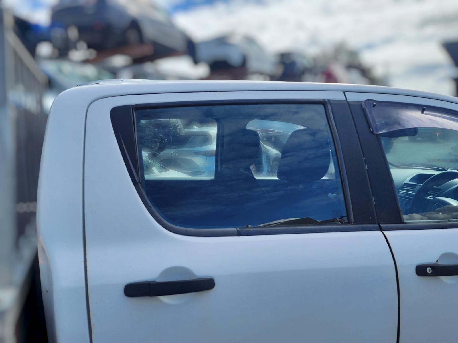 Right_Rear_Door_Window