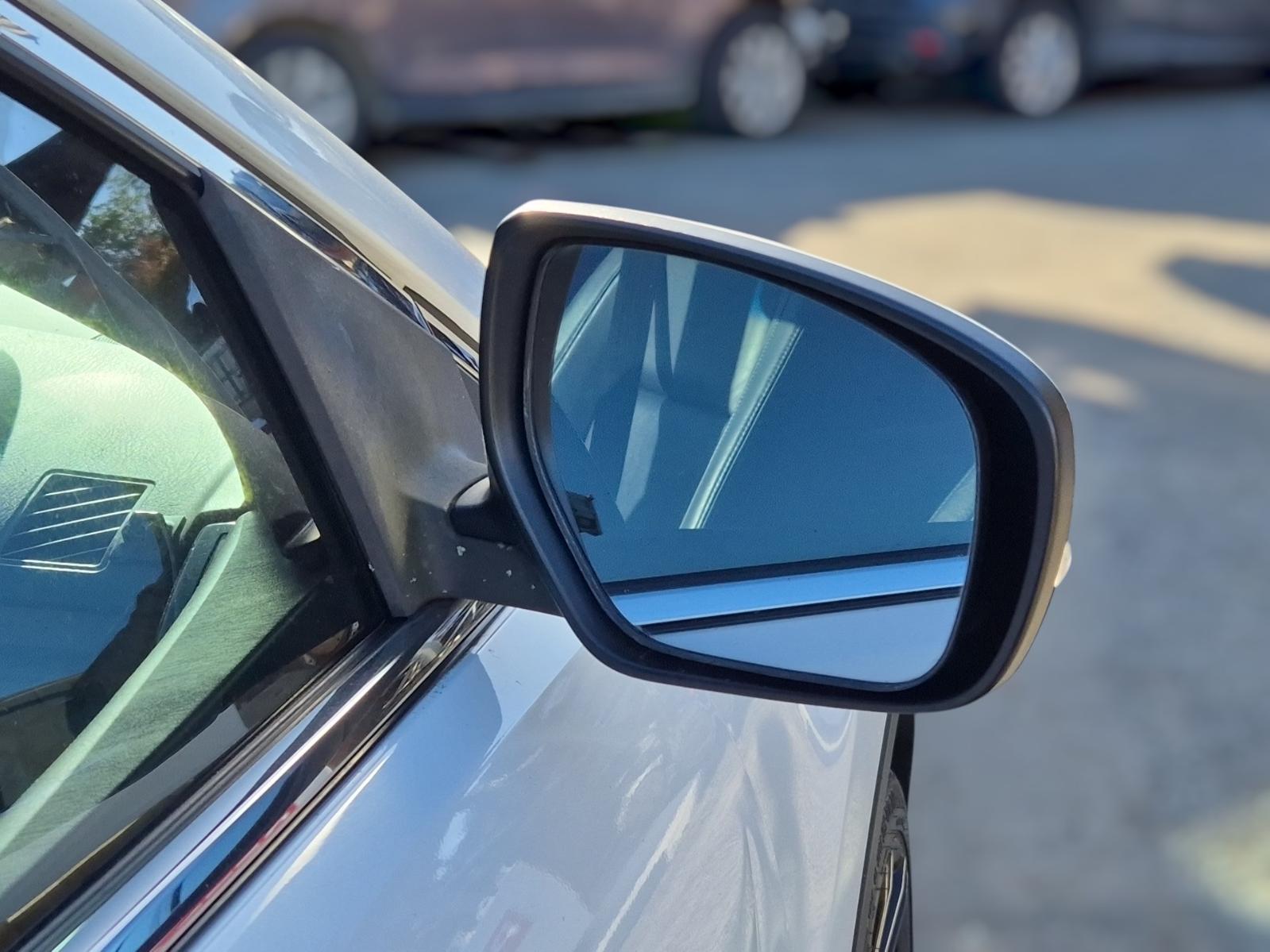 Right_Door_Mirror