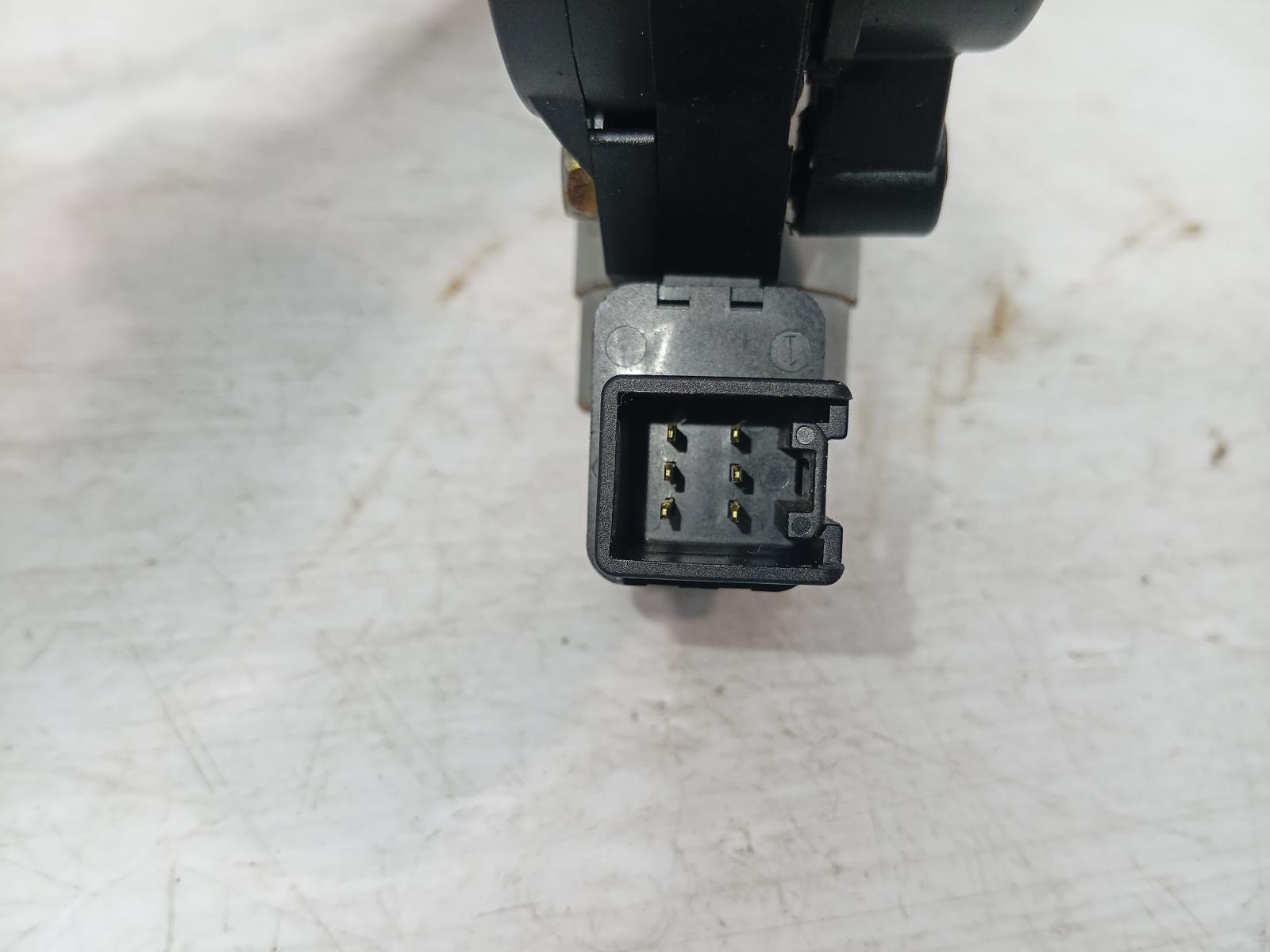 Right_Front_Window_Reg_Motor