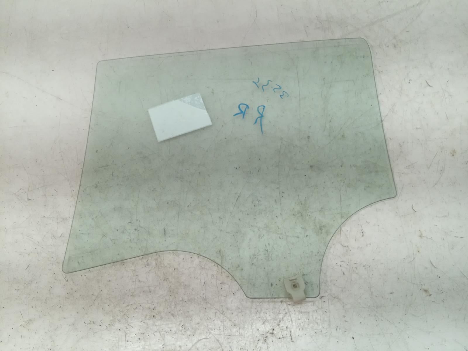 Right_Rear_Door_Window