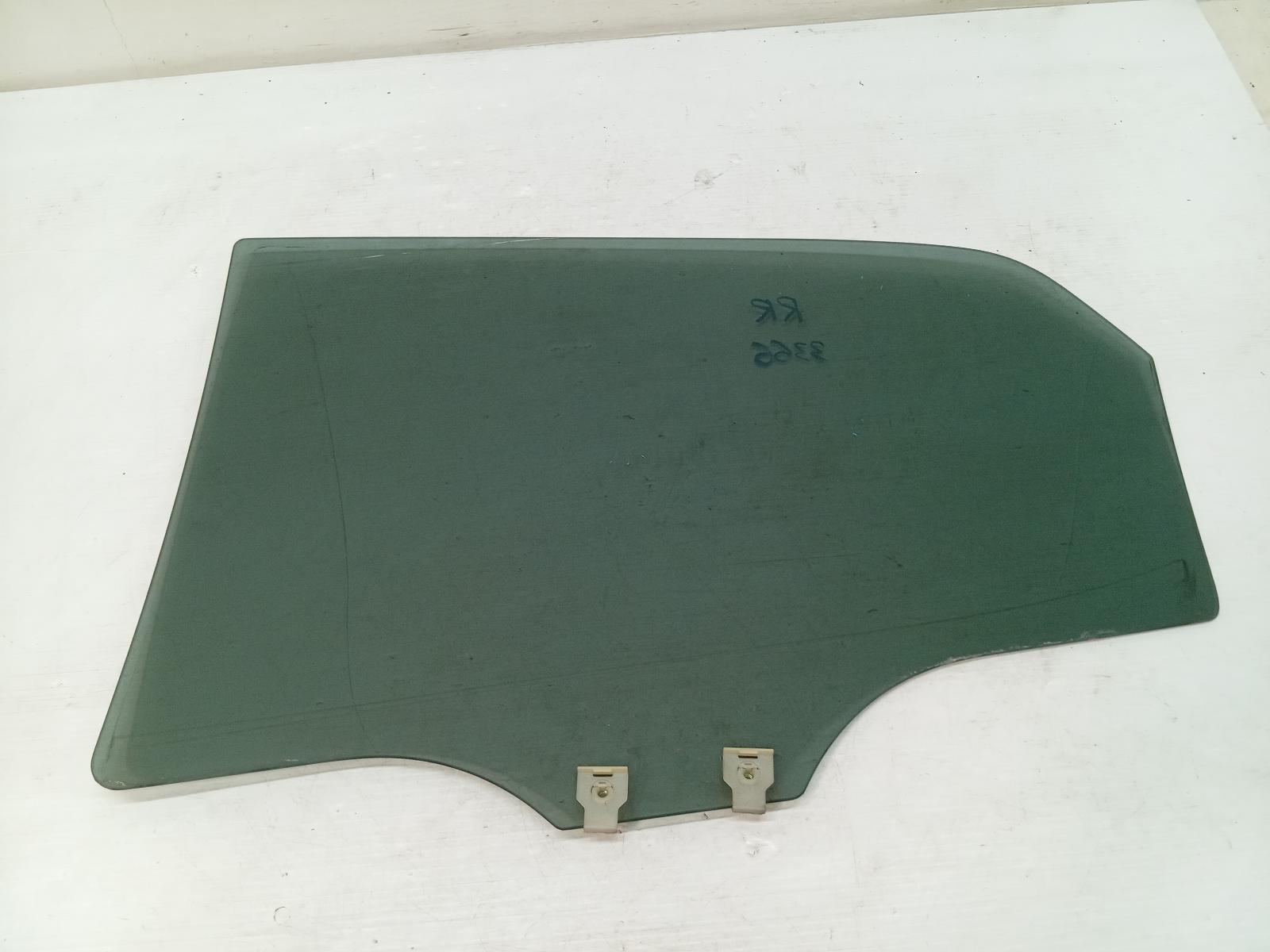 Right_Rear_Door_Window