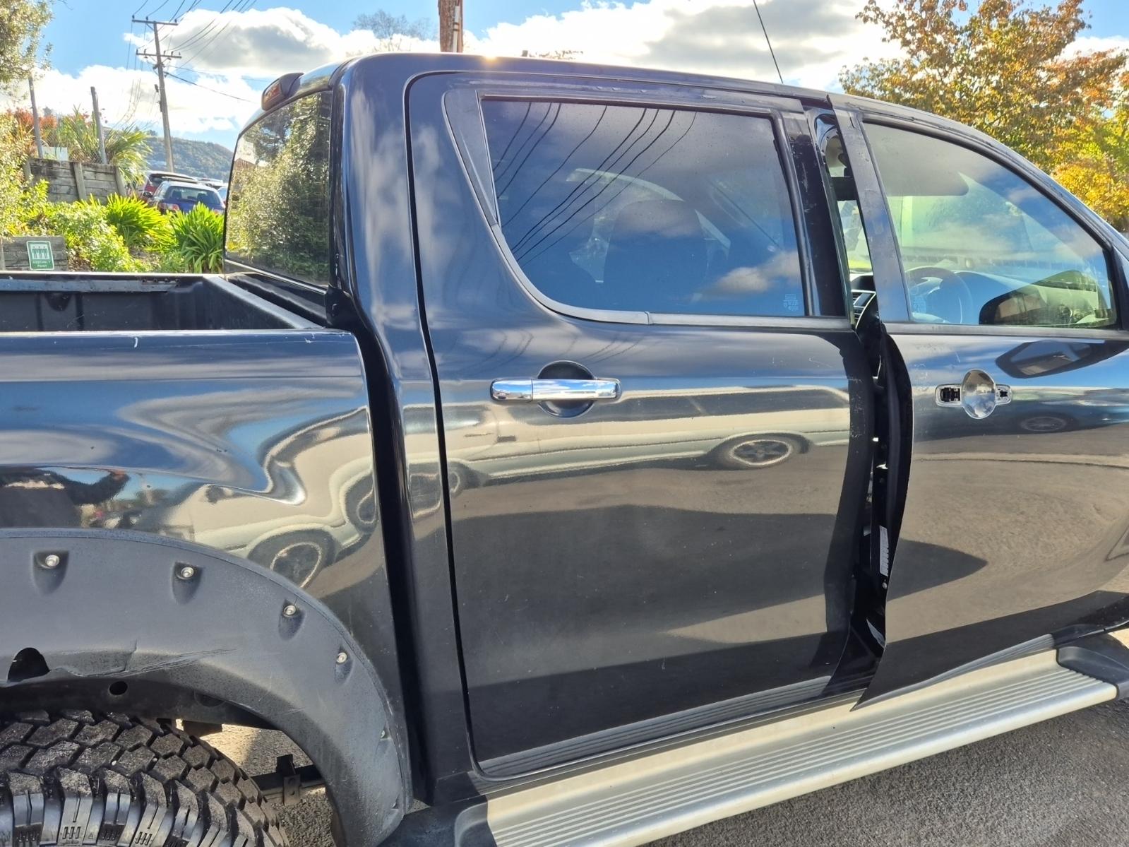Right_Rear_Door_Sliding