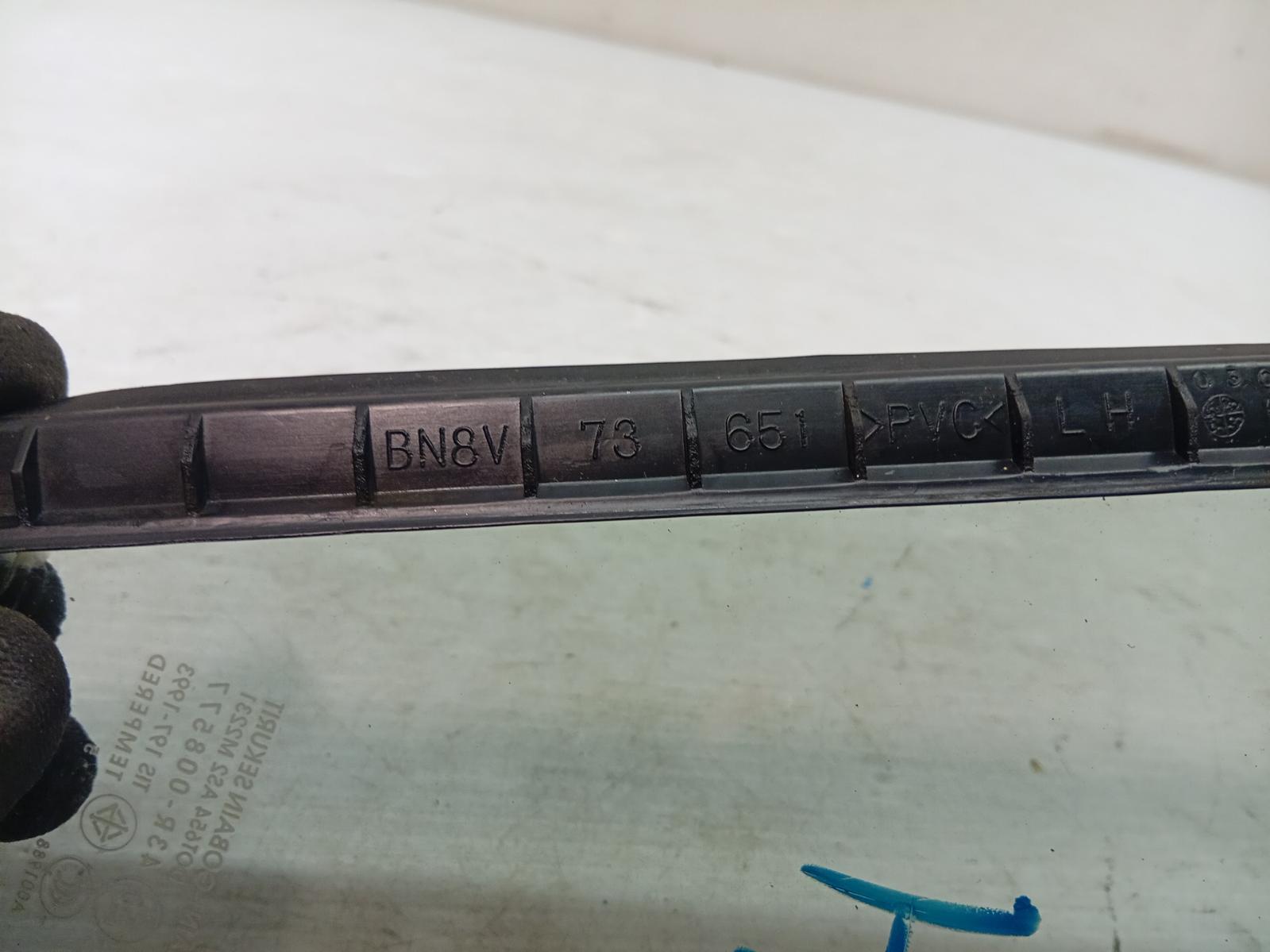 Left Rear 1q Door Glass