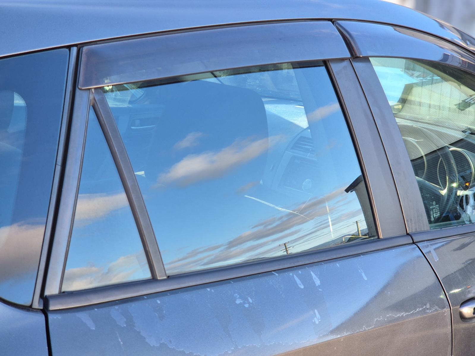 Right_Rear_Door_Window