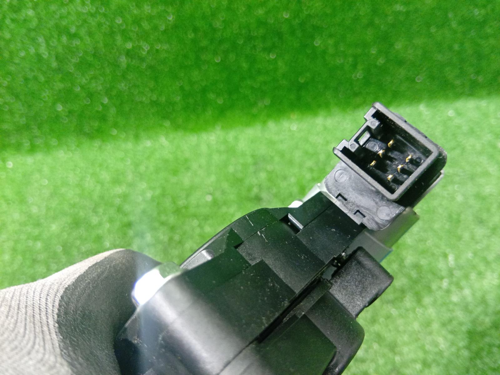 Right Front Window Reg Motor