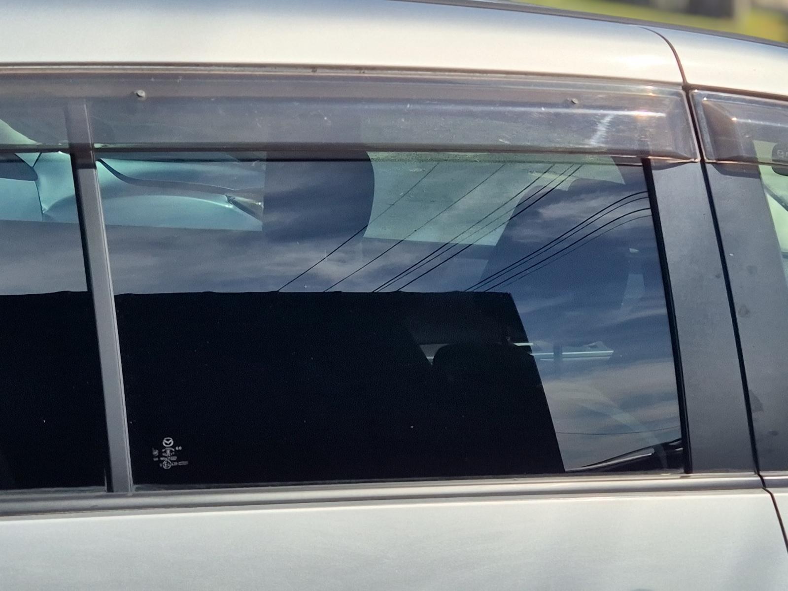 Right_Rear_Door_Window