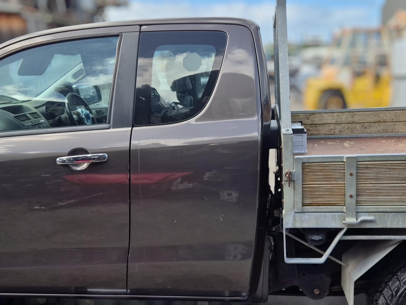 Left_Rear_Door_Sliding