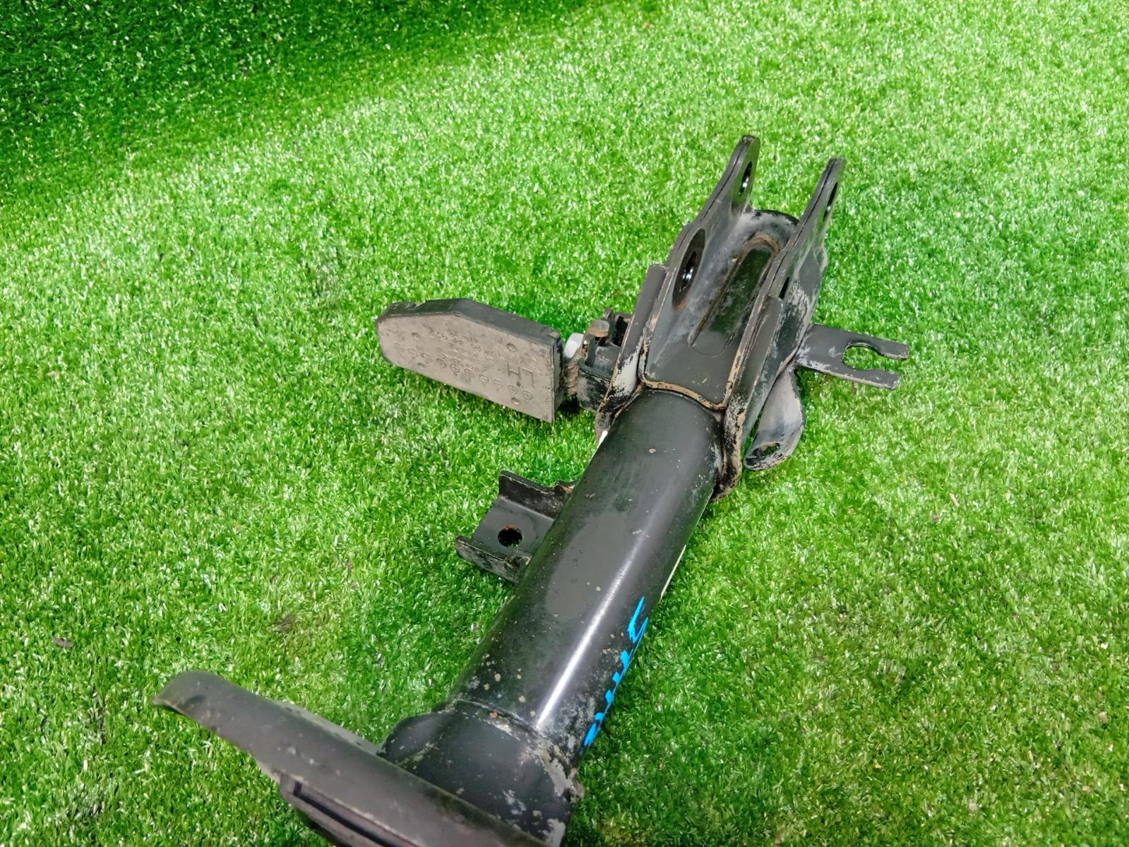 Left Front Strut