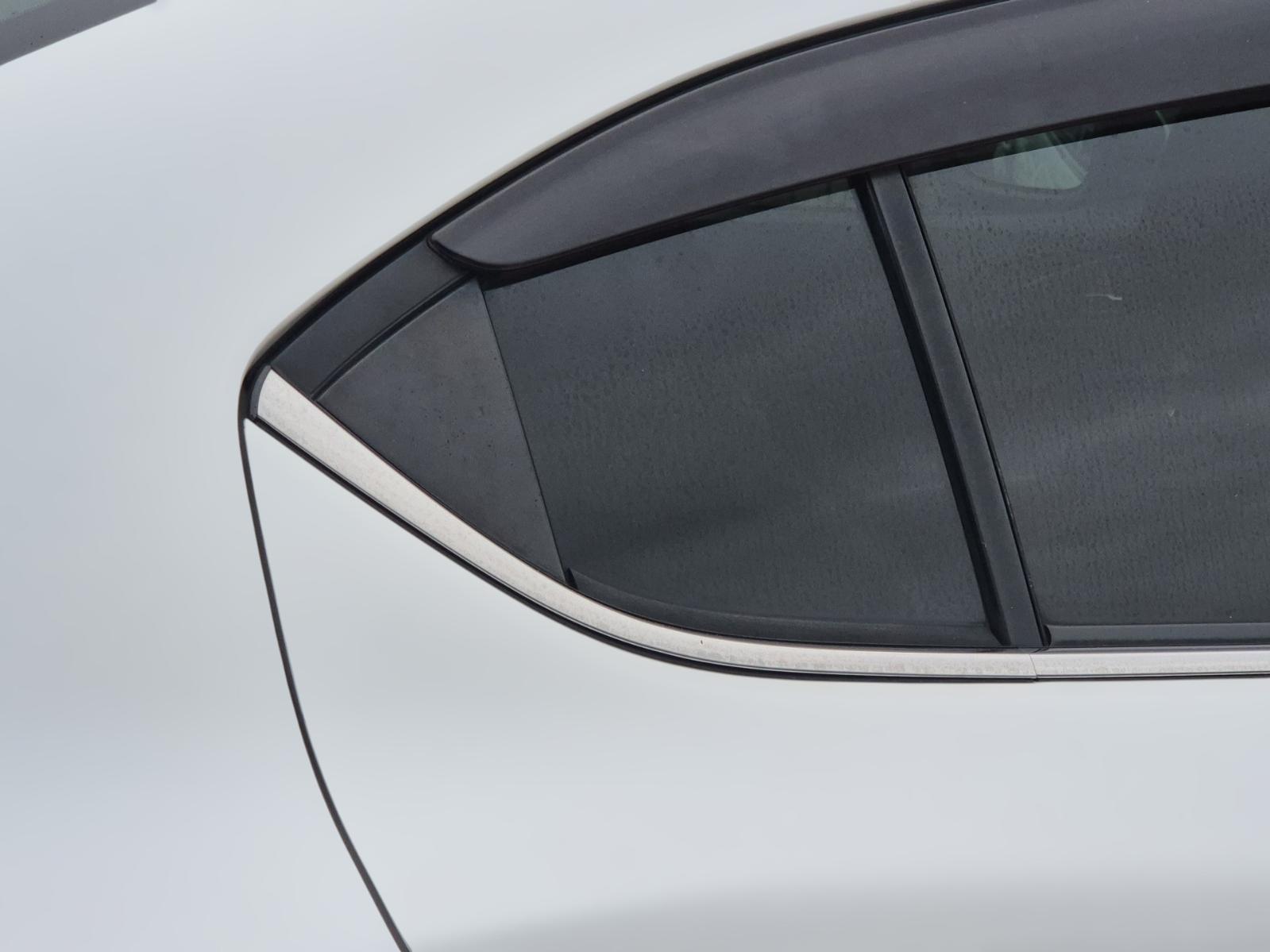 Right_Rear_1q_Door_Glass