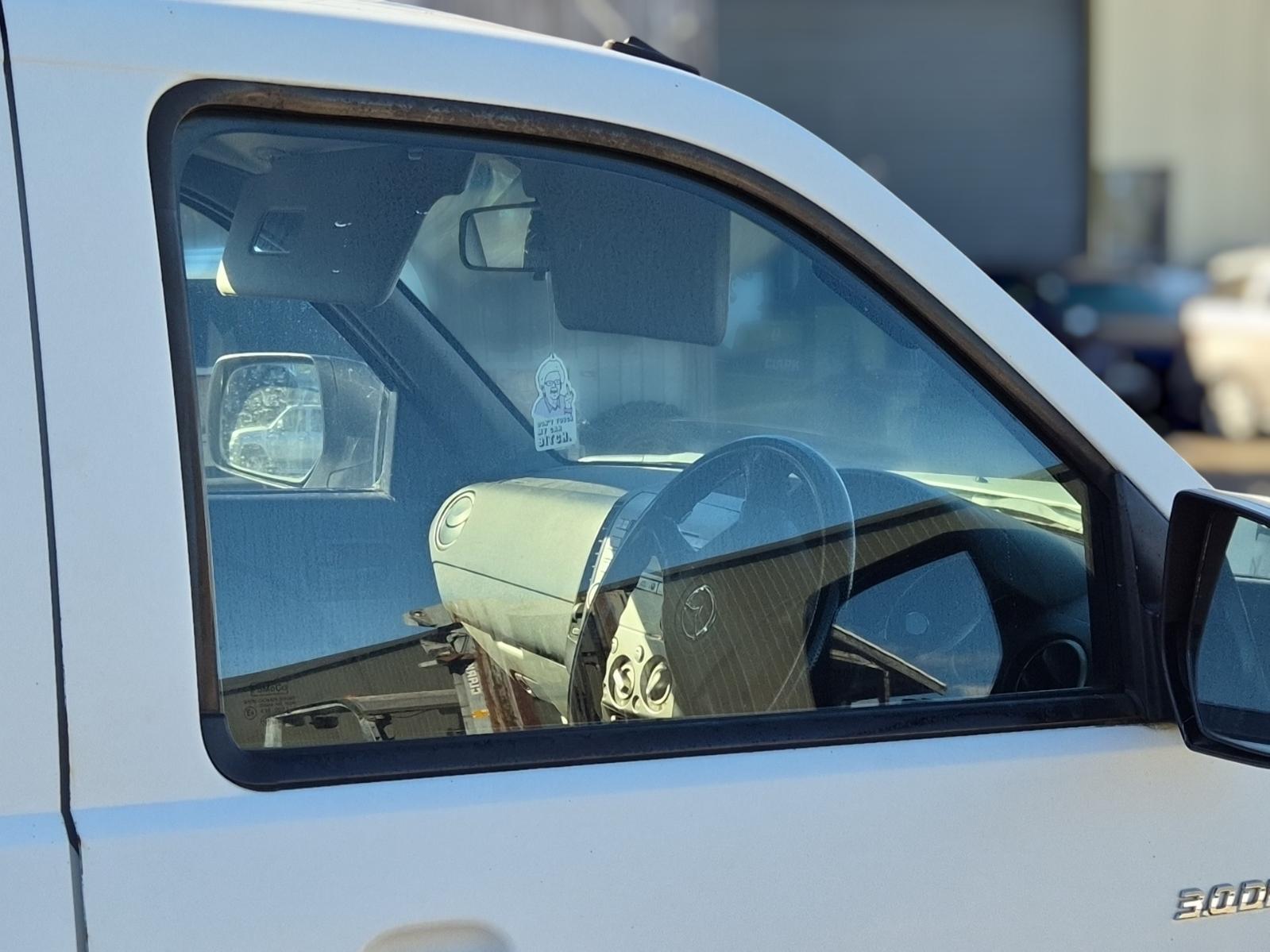 Right_Front_Door_Window