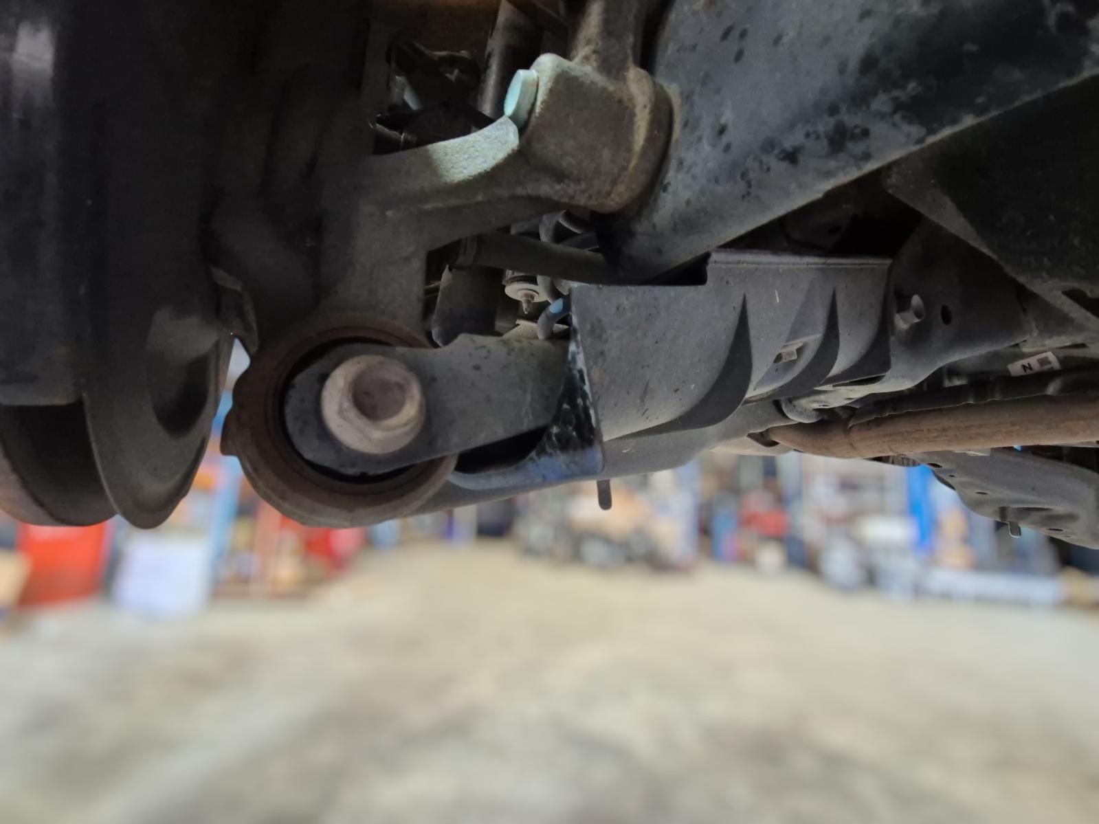 Right_Rear_Trailing_Arm